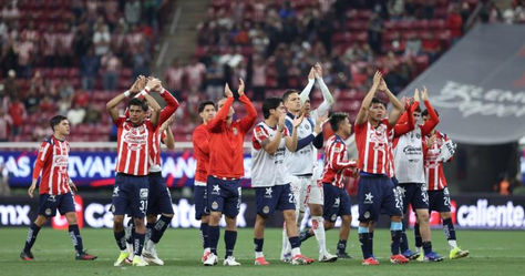 ¡HACE FRÍO EN LA CIMA! CHIVAS GOLEA 5-0 A LEÓN Y REGRESA A LO MÁS ALTO DE LA TABLA