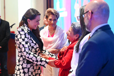 INAUGURA TERE JIMÉNEZ FORO DE LA SALUD PARA ADULTOS MAYORES 2024