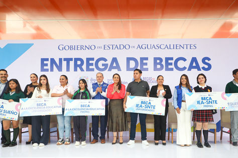 TERE JIMÉNEZ INICIA ENTREGA DE BECAS EN TODO EL ESTADO
