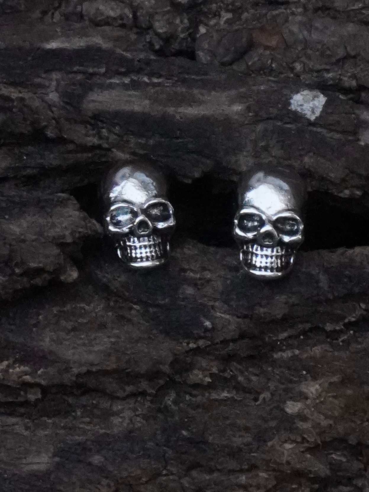 3D Skull stud earrings
