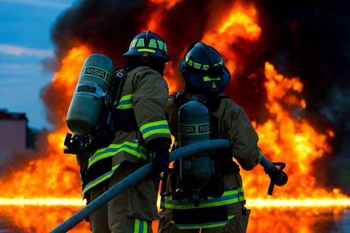 Firefighter Emergency FireExtinguisher
