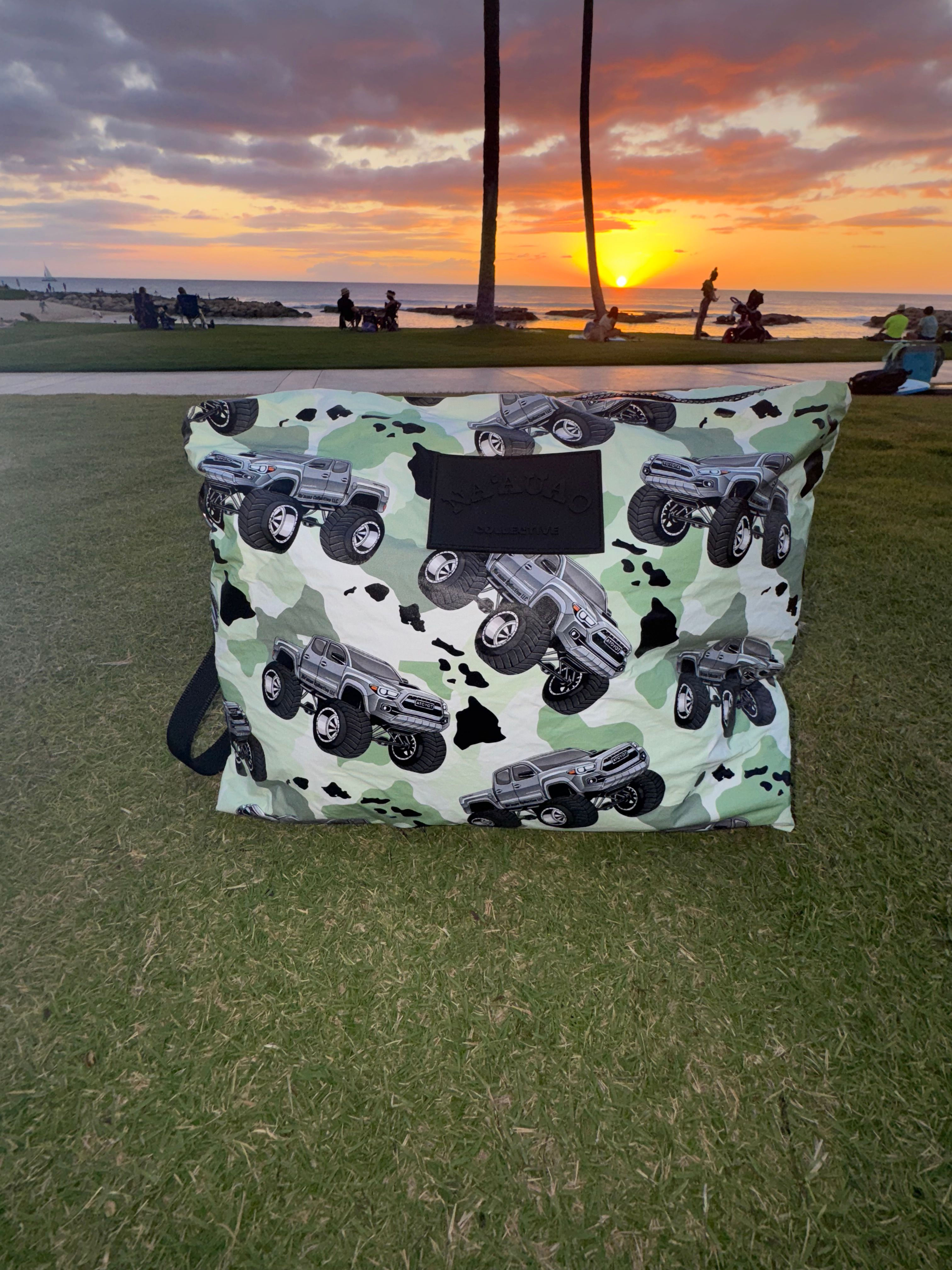 `Eke Nui - Green YOTA