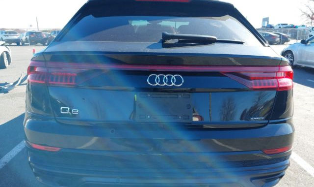 Внос на 2022 AUDI Q8 PRESTIGE 55 TFSI QUATTRO TIPTRONIC от САЩ