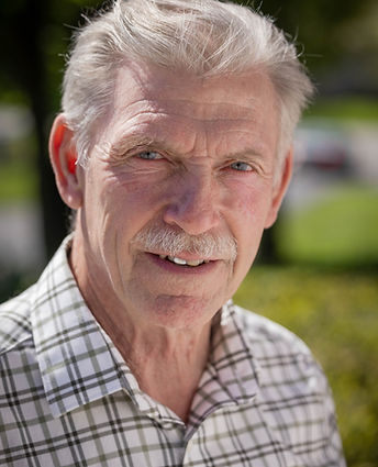 Headshot of St. Matthew's staff member Tom Ramstrom.