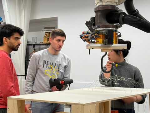 Behavioral design - Wire bending via architectural robotics