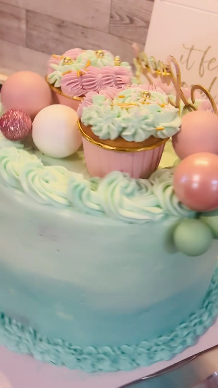 Thumbnail: Specialty DivaKakes