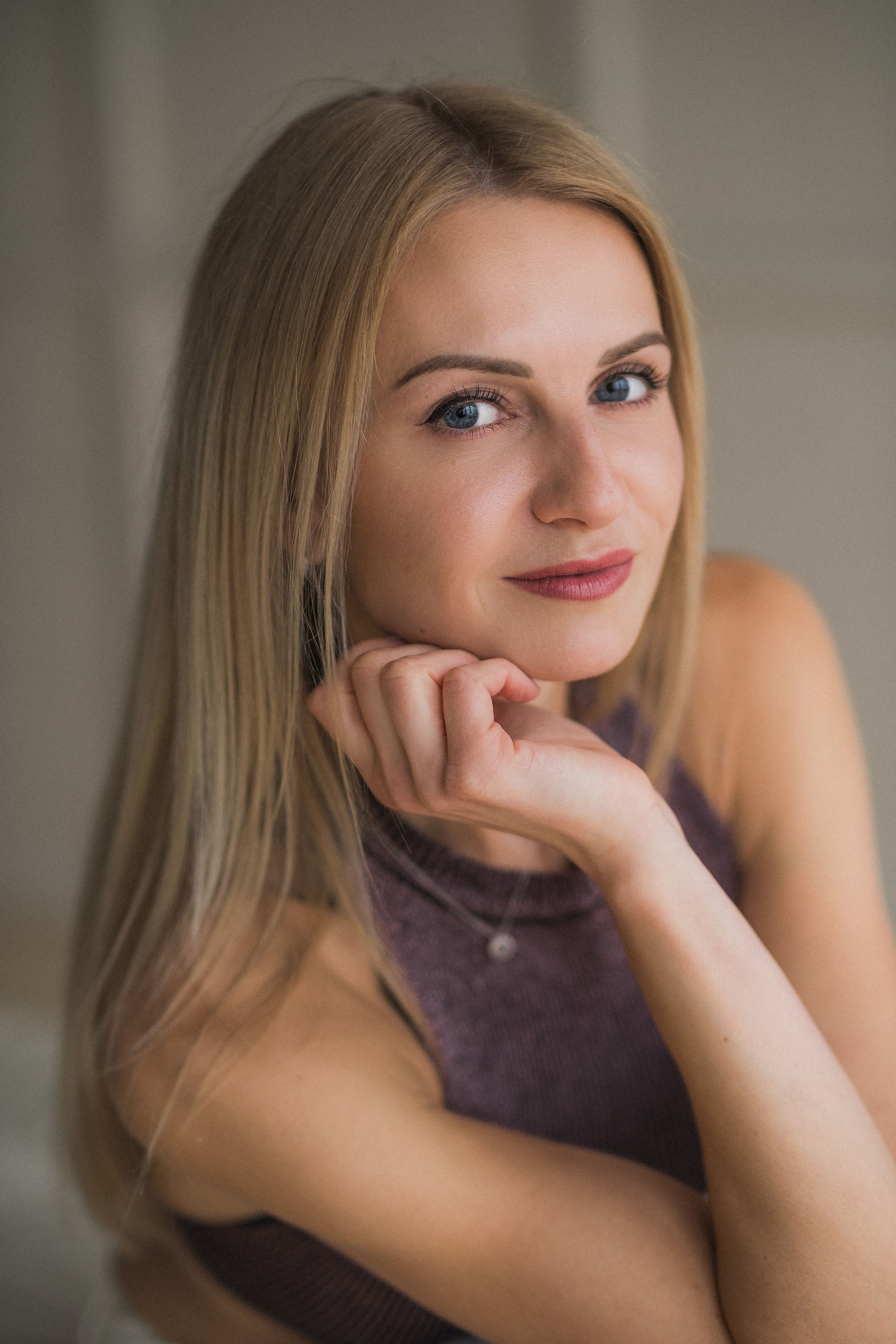 Naiselik ja õrn portreefoto