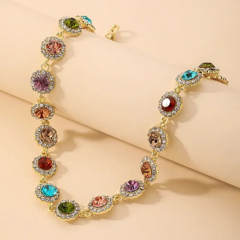 Thumbnail: Round Inlaid Rhinestone Clavicle Chain Retro Style Necklace