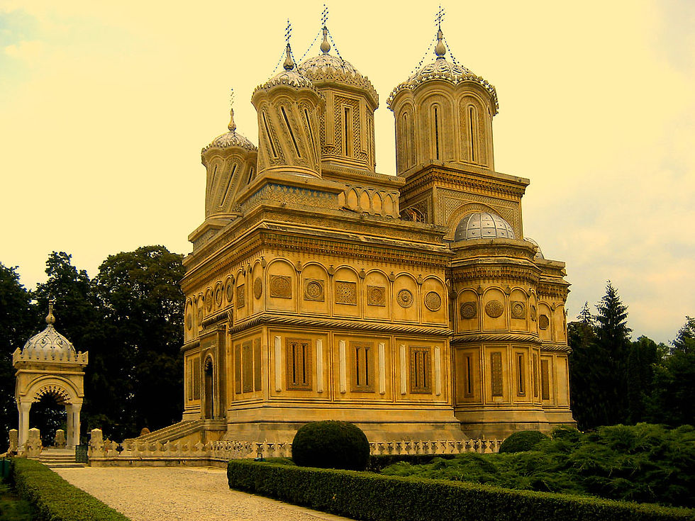 romania_wallpapers_curtea_de_arges_poze_la_manastire_2.jpg