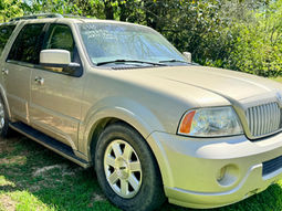 2004 LINCOLN NAVIGATOR, consigned in April 4, 2026 Auction