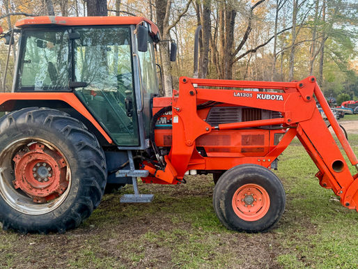 KUBOTA M110 TRACTOR, consigned in April 4, 2026 Auction