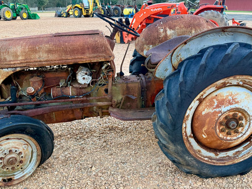 FORD FARM TRACTOR, consigned in April 4, 2026 Auction
