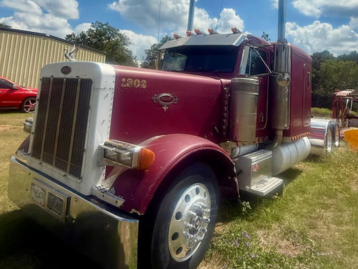 1992 PETERBILT SLEEPER TRUCK, consigned in October 4, 2024 Auction