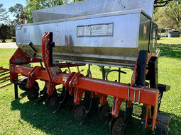 PLANT-O-VATOR GRAIN DRILL, consigned in April 4, 2026 Auction