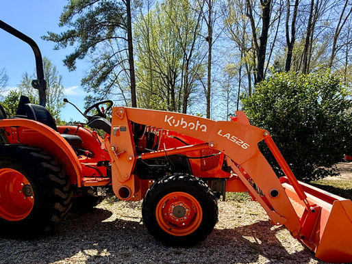KUBOTA L2501 DT TRACTOR WITH LOADER, consigned in April 4, 2026 Auction