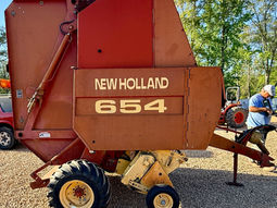 NEW HOLLAND 654 ROUND BALER, consigned in April 4, 2026 Auction
