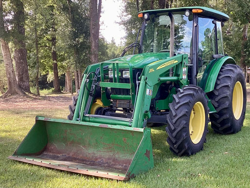 2010 JOHN DEERE 5093E TRACTOR WITH LOADER, consigned in October 4, 2025 Auction