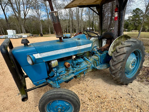 FORD FARM TRACTOR, consigned in April 4, 2026 Auction