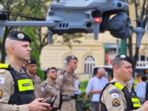 Pelotão de drones com reconhecimento facial e alerta sonoro é lançado em Minas
Gerais