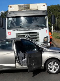 Caminhão atinge carro em novo acidente na BR-381, na entrada de Ipatinga