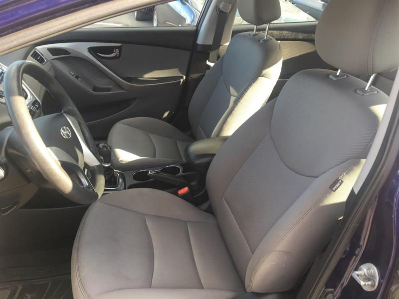 Miniature : HYUNDAI ELANTRA 2012