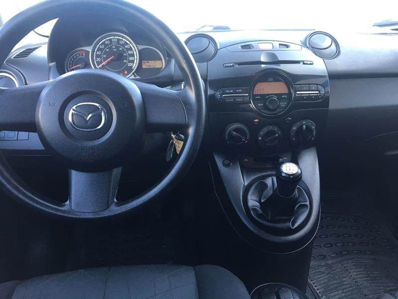 Miniature : MAZDA MAZDA2 2011