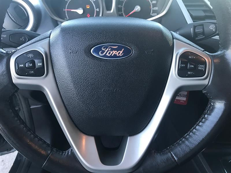Miniature : FORD FIESTA 2011 SES
