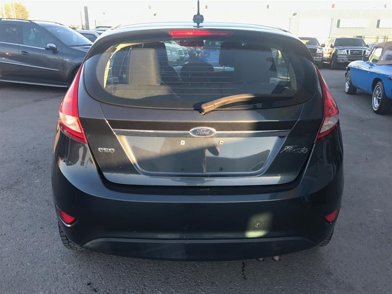 Miniature : FORD FIESTA 2011 SES