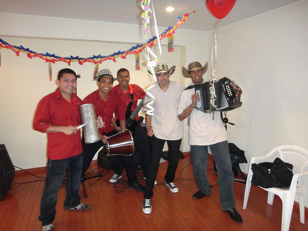 Conjunto vallenato en Bogotá, la mejor parranda vallenata de Bogotá, serenatas de cumpleaños, contra