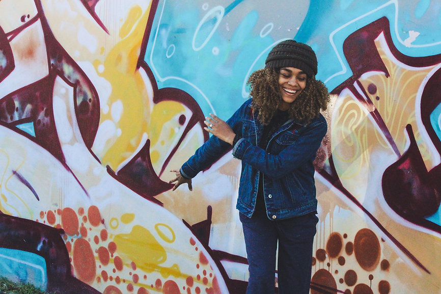 woman, happy, streetart