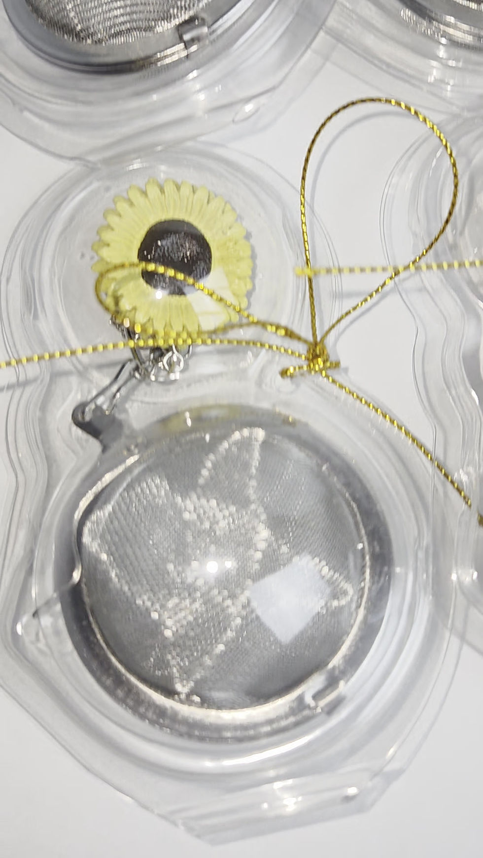 Thumbnail: Lavish Leaf Fine Mesh Flower Strainer
