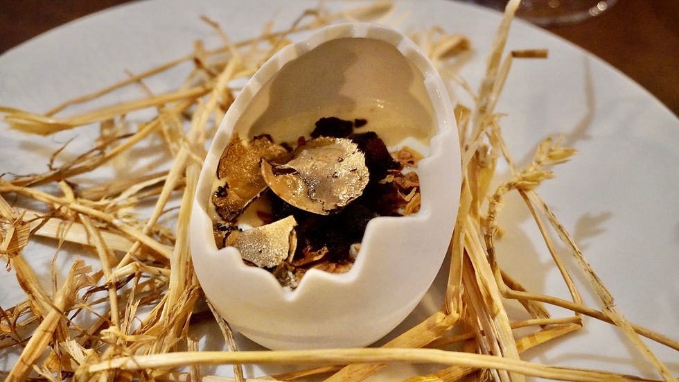 Œuf parfait et truffes pour une entrée en matière savoureuse... © Fabrice Roy