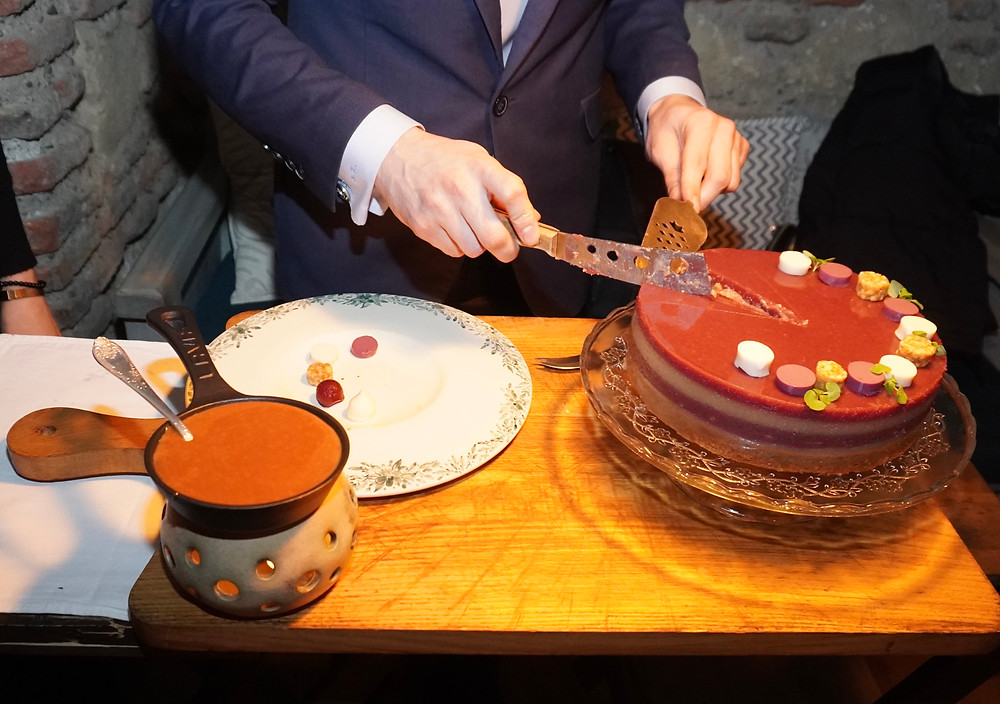 Le gâteau, génoise, fruits, raisin... © Fabrice Roy