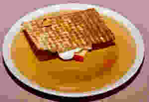 Duo de Murol et chèvre frais, gelée à la stévia et croustillant de focaccia maison. © Fabrice Roy