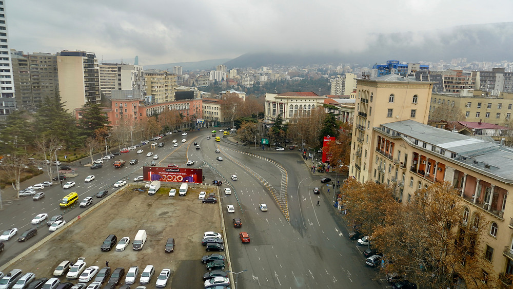 Tbilissi ce matin. Vue depuis ma chambre d'hôtel. © Fabrice Roy