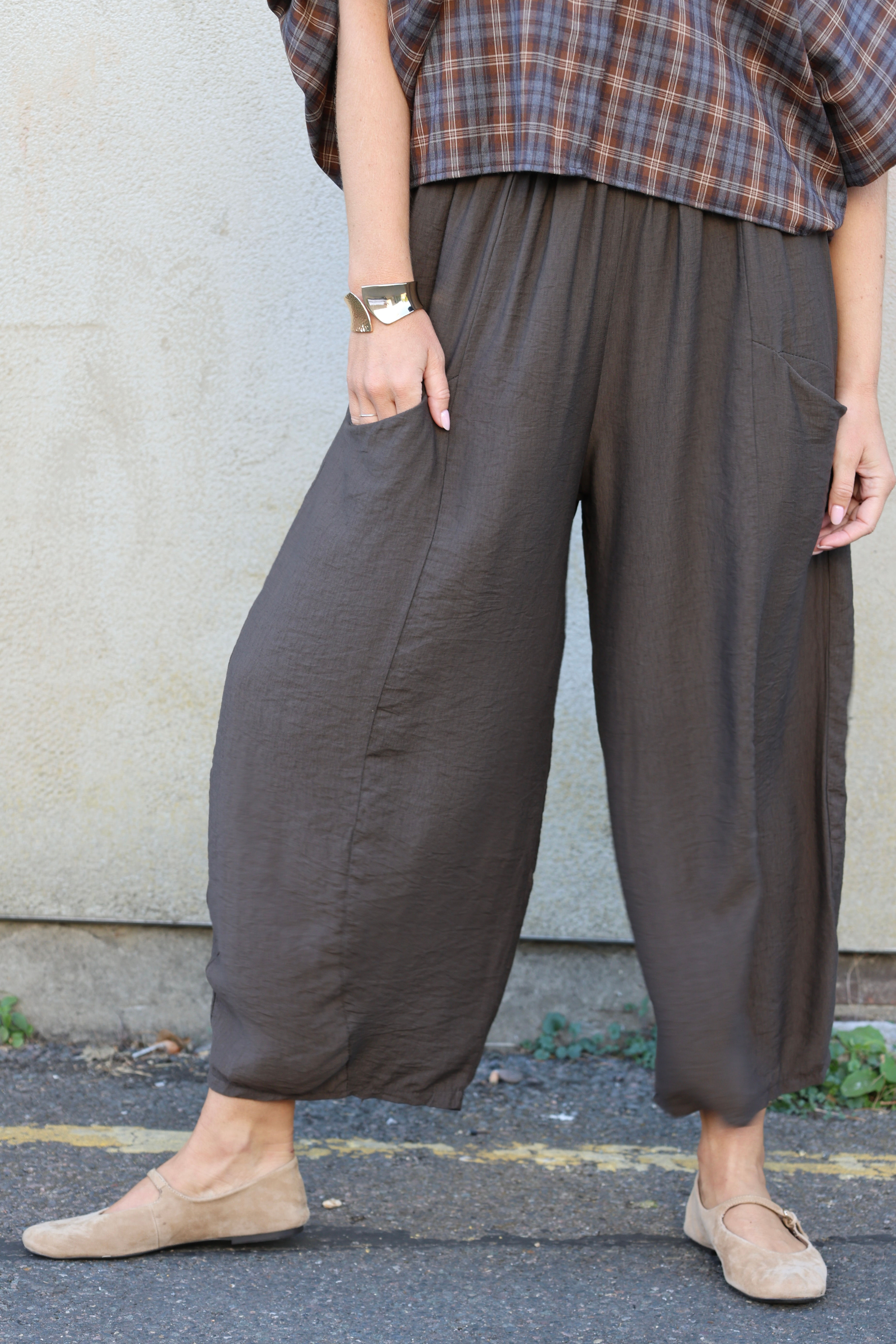 Pocket Barrel Leg Trousers