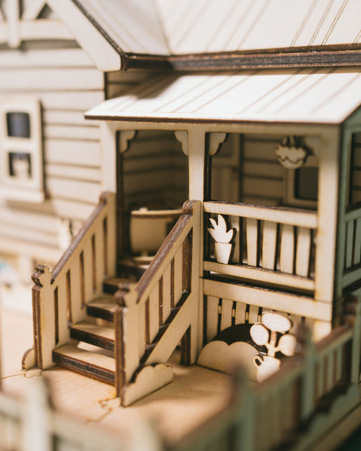 Sarah Capon Model Kit