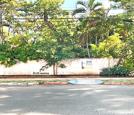 esquina de 1685 m2 en villa morra