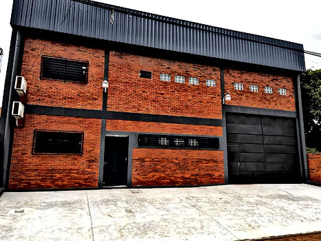 “Depósito en Mariano Roque Alonso con portón 5×5 m y oficinas climatizadas”
