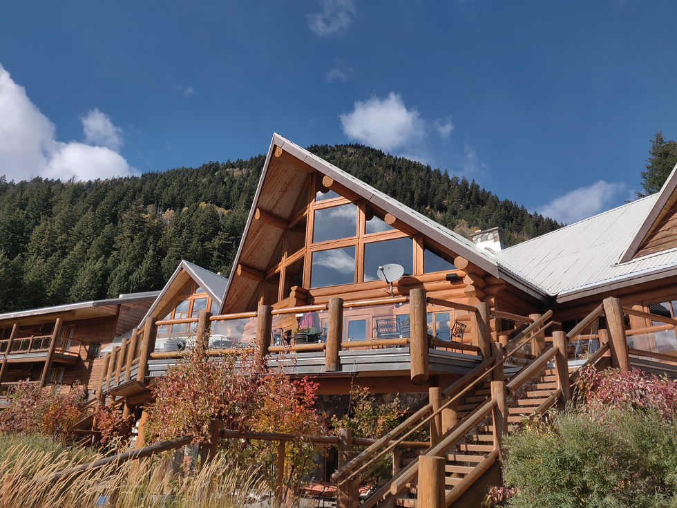 ski lodge with clean windows done by Alpine Shine Window Cleaning