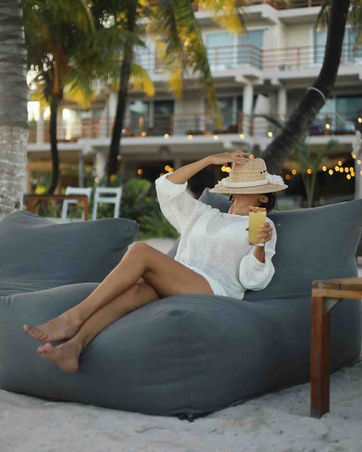 MALECON21 CLUB DE PLAYA  & RESTAURANTE EN MAHAHUAL, COSTA MAYA. 