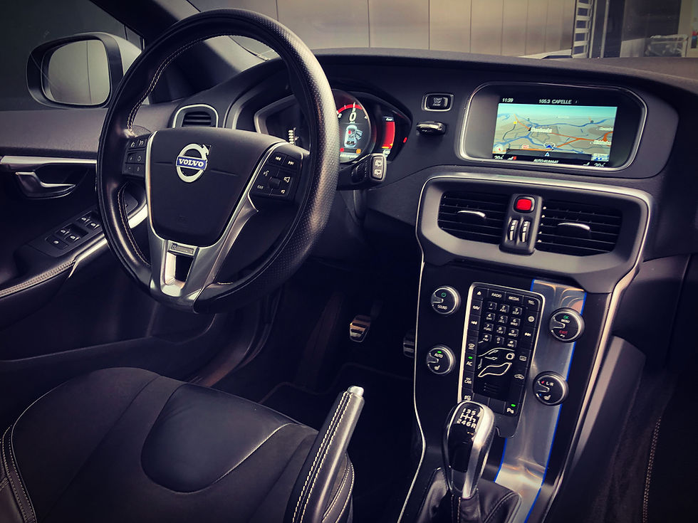 Thumbnail: Volvo V40 R-Design D2 2.0 120pk