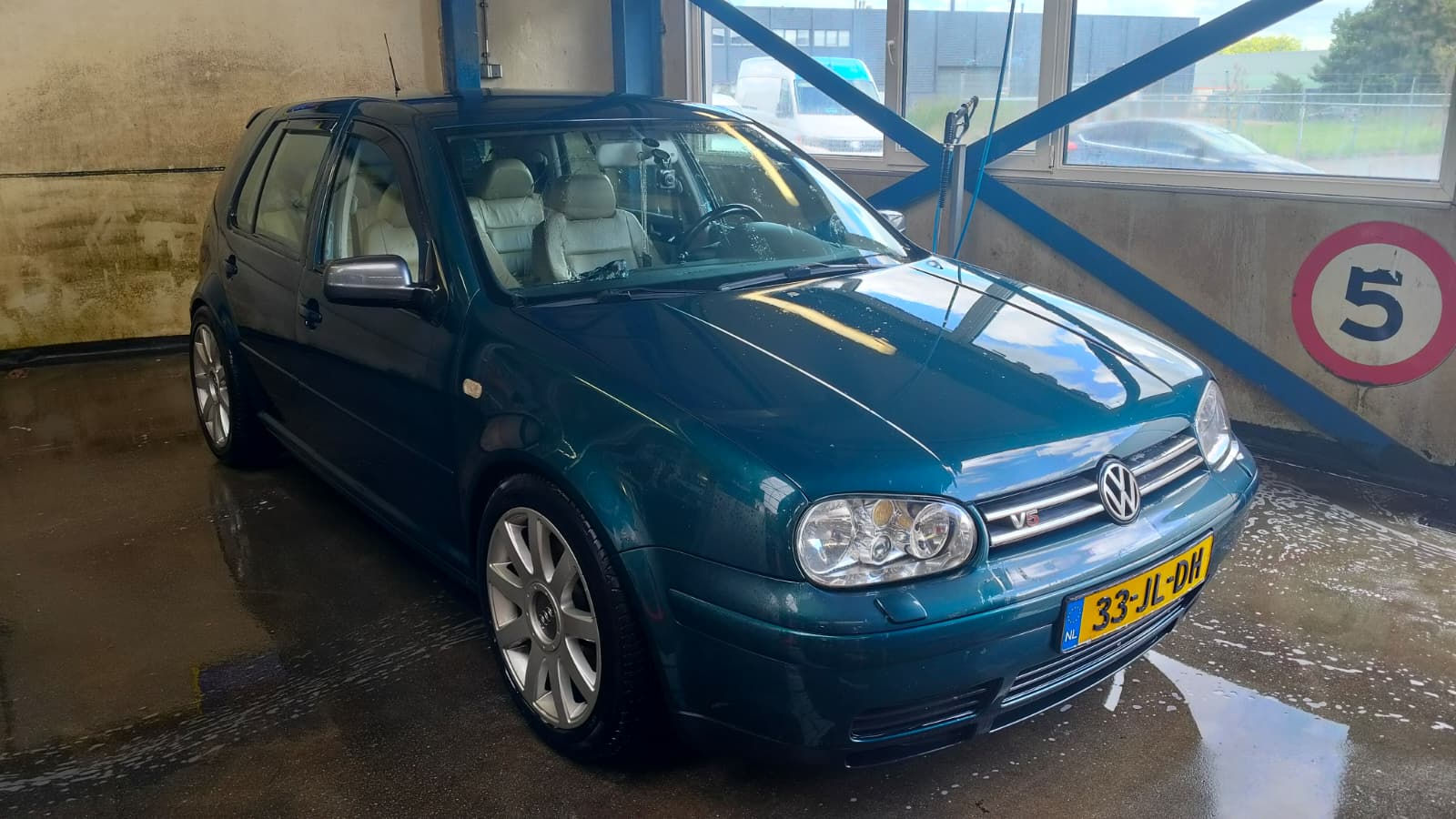 Volkswagen Golf GTI 2.3 V5