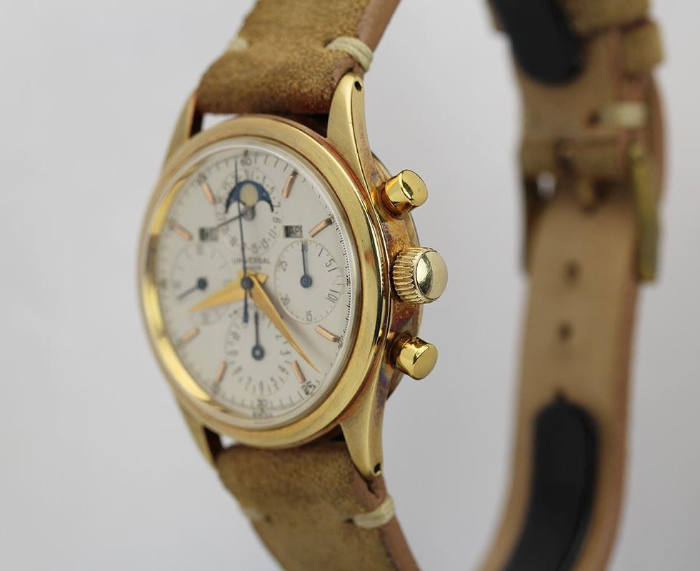 Crown Side Of 1950's Vintage 14K Gold Universal Geneve Tri-Compax Ref. 522100 1