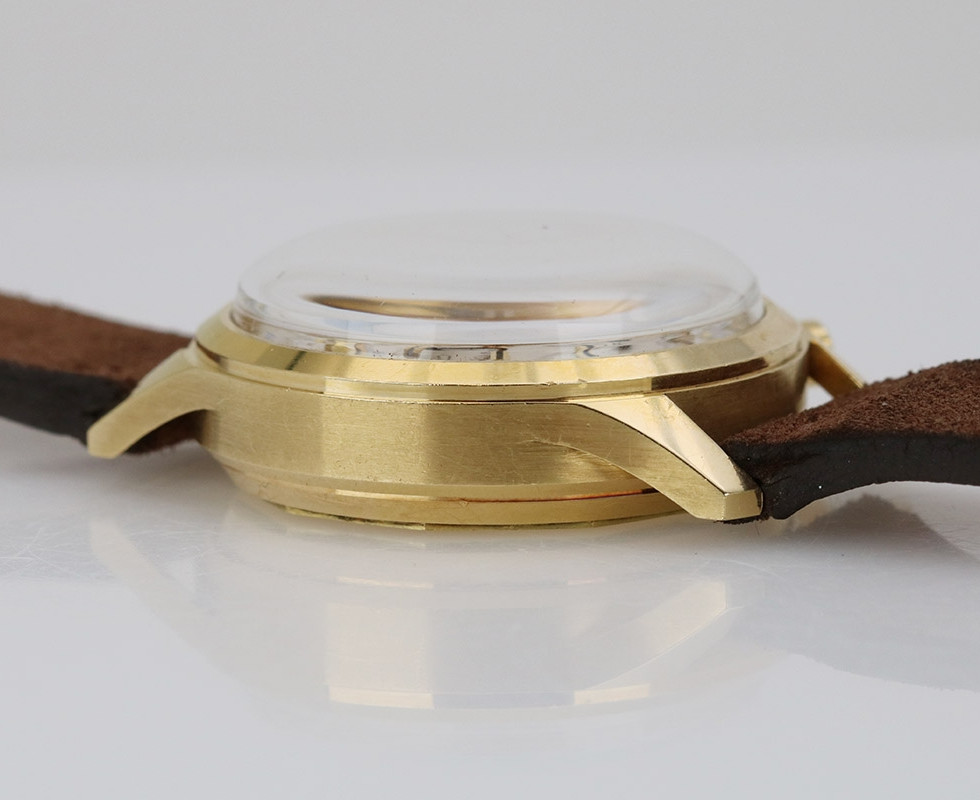 Side Of 1968 LeCoultre 18kt Yellow Gold Valjoux 72 Chronograph Wrist Watch