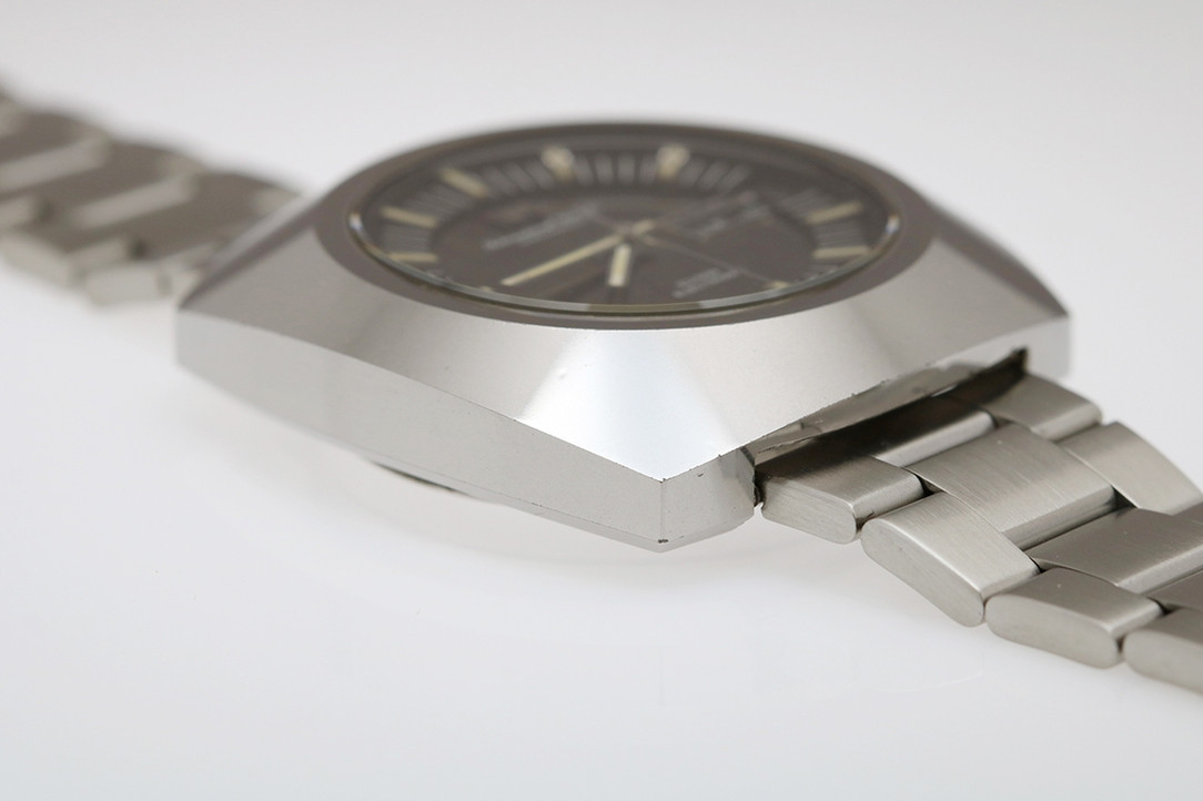 Side Of 1970's IWC Edison Electronic Ref. 3402