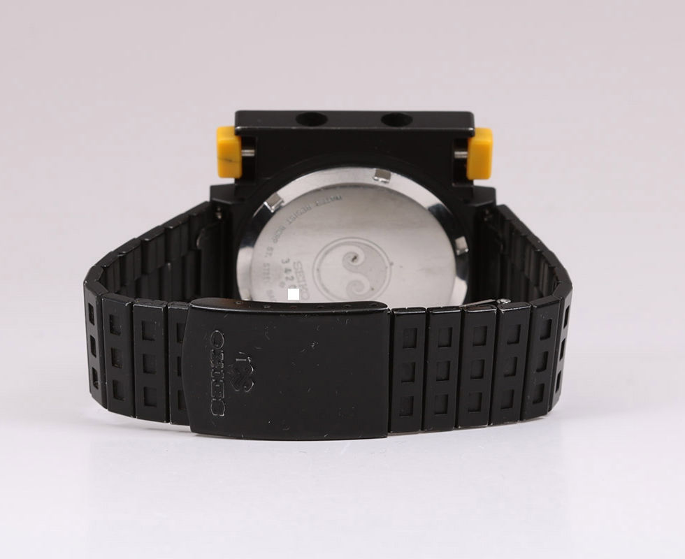 Back Of Bracelet Of 1983 Seiko Sports 100 Chronograph By Giugiaro "Aliens - The Ripley" Ref. 7A28-7000