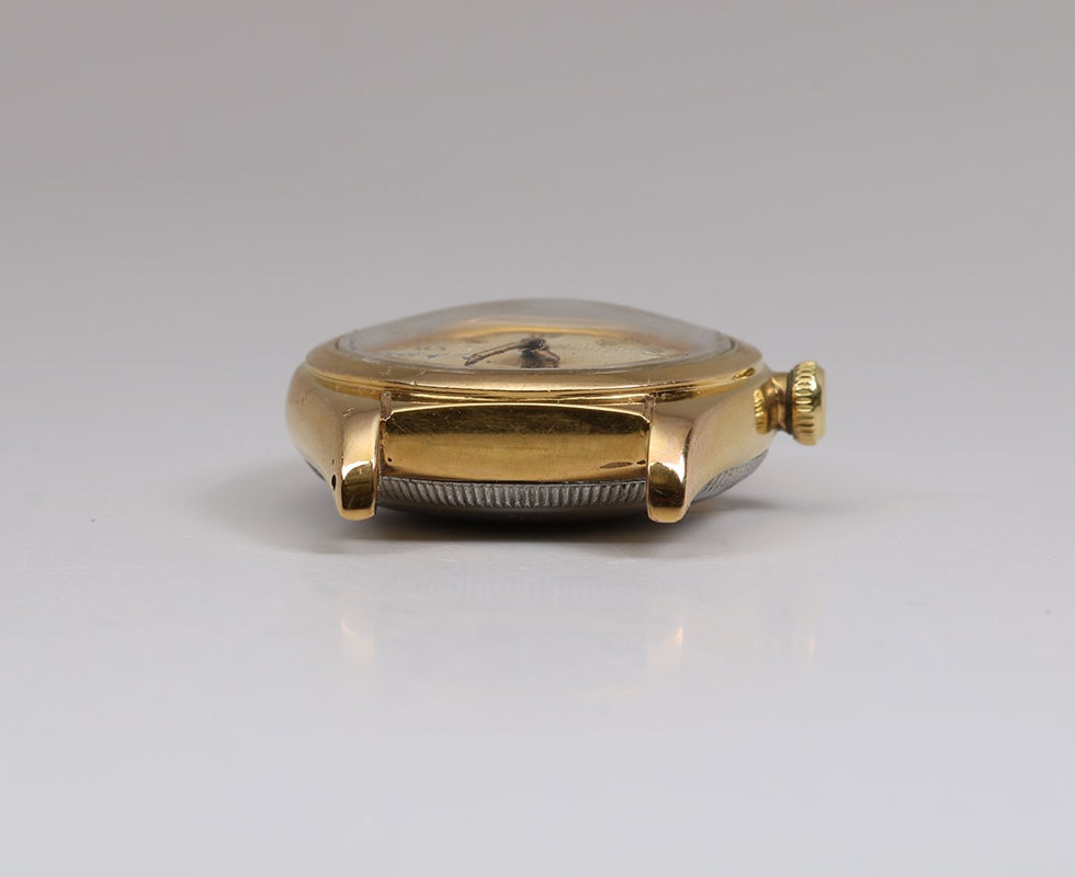 Between Lugs Of 1948 Rolex Bubbleback Gold Shell Wrist Watch Ref. 2764