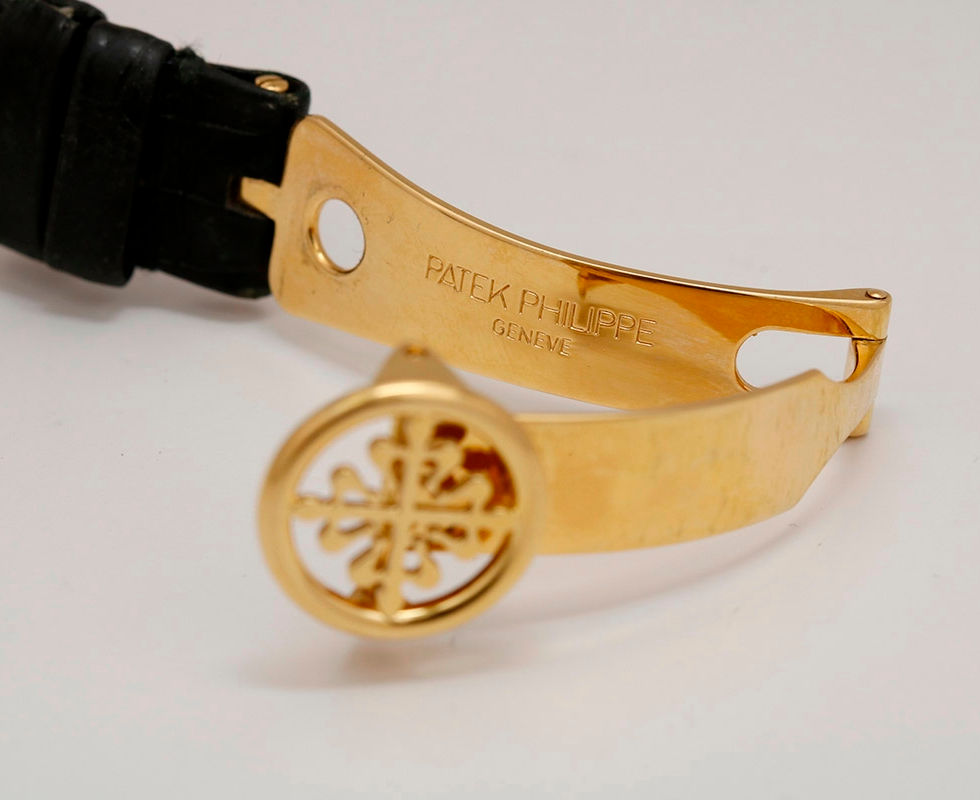 Deployant Clasp Of 1999 Patek Philippe 18K Yellow Gold Perpetual Calendar Moon Phases Wrist Watch Ref. 3940J