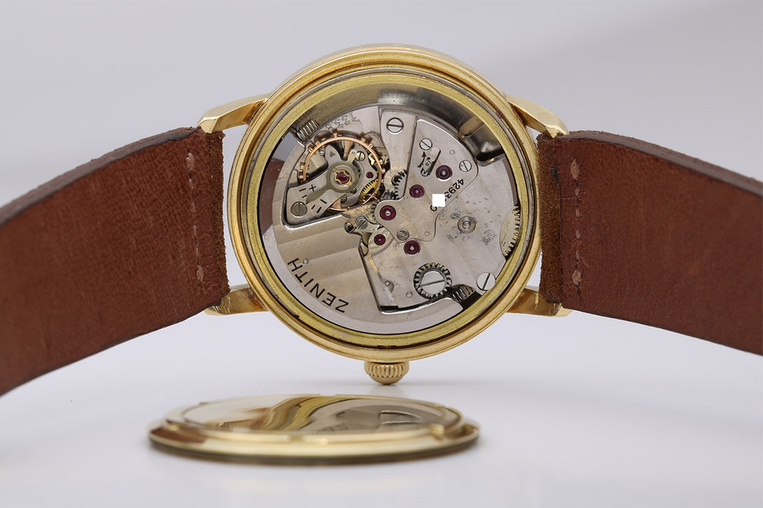 Automatic Bumper Movement In 1950's Zenith 18k Yellow Gold Automatic Bumper Watch